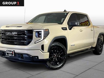 Used 2022 GMC Sierra 1500 Elevation w/ LPO, Elevation Black Package