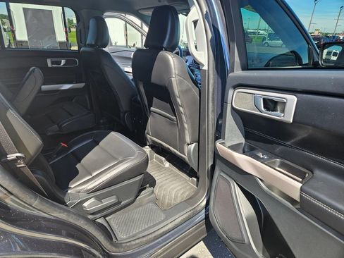 Used 2023 Ford Explorer XLT w/ Equipment Group 202A AWD/4WD image 26