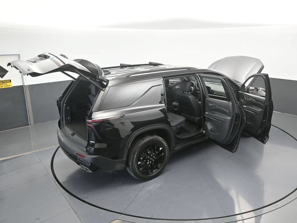 Used 2024 Chevrolet Traverse LT w/ Midnight/Sport Edition FWD image 76