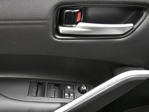 Certified 2022 Toyota Corolla Cross XLE image 11