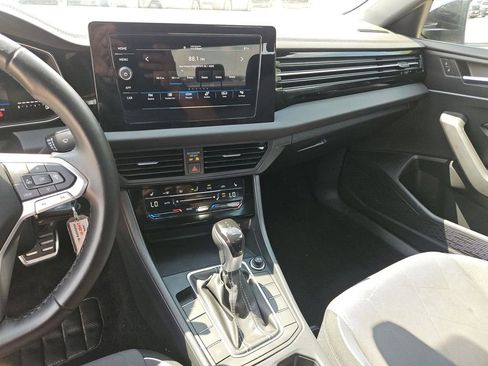 Used 2025 Volkswagen Jetta Sport FWD image 20