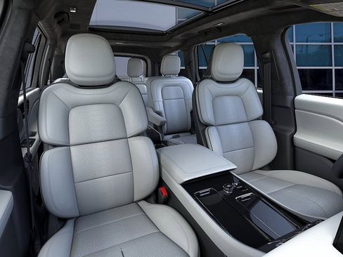 New 2026 Lincoln Aviator Black Label w/ Jet Appearance Package AWD/4WD image 10