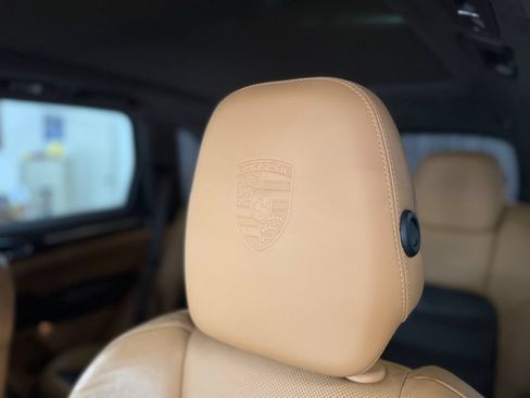 Used 2016 Porsche Cayenne Turbo S AWD/4WD image 27
