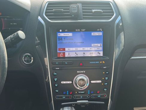 Used 2019 Ford Explorer Limited w/ Class III Trailer Tow Package FWD image 8