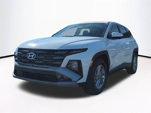 New 2026 Hyundai Tucson SE image 9