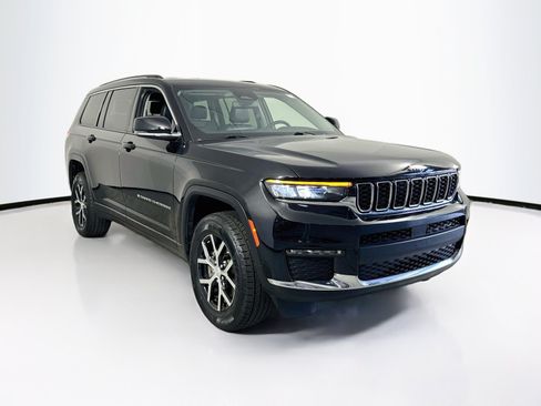 Used 2023 Jeep Grand Cherokee L Limited RWD image 3