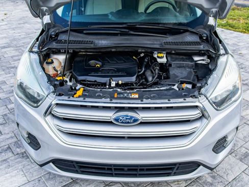 Used 2017 Ford Escape SE FWD image 40
