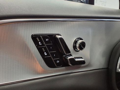 Certified 2024 Cadillac Lyriq Tech w/ Driver Assist Package image 30