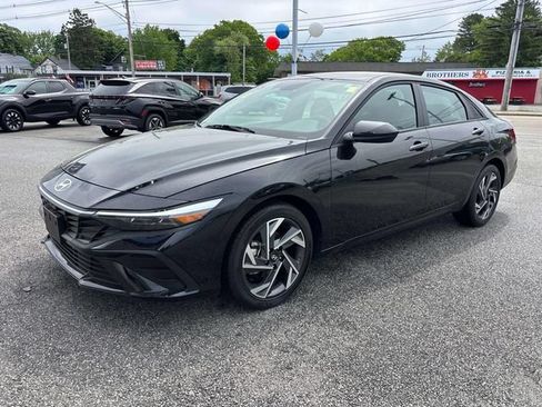 Certified 2025 Hyundai Elantra Sport FWD image 6