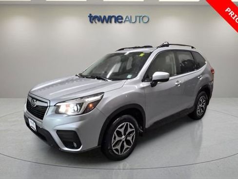 Used 2019 Subaru Forester Premium w/ All-Weather Package image 2