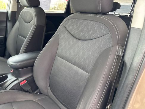 Used 2016 Kia Soul image 19