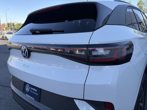 Certified 2023 Volkswagen ID.4 Pro AWD/4WD image 29