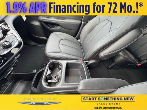 New 2026 Chrysler Pacifica Select image 42