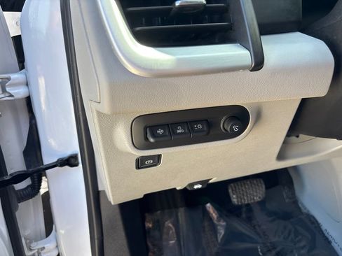 Used 2023 GMC Terrain SLT w/ Tech Package AWD/4WD image 17