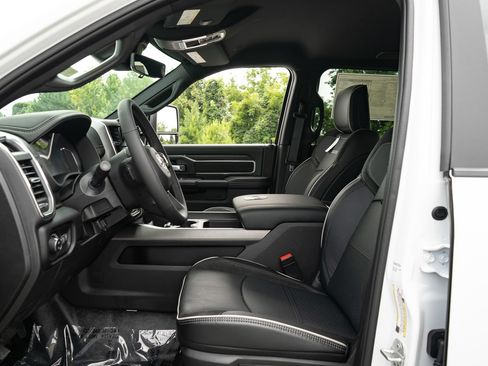 New 2026 RAM 4500 4x4 Crew Cab DRW w/ Laramie Trim Package image 29