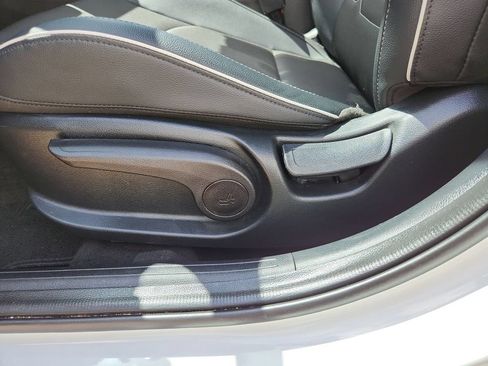 Used 2023 Kia Forte GT-Line w/ GT-Line Premium Package FWD image 4