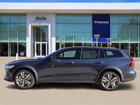 New 2026 Volvo V60 B5 Cross Country Plus w/ Climate Package image 3