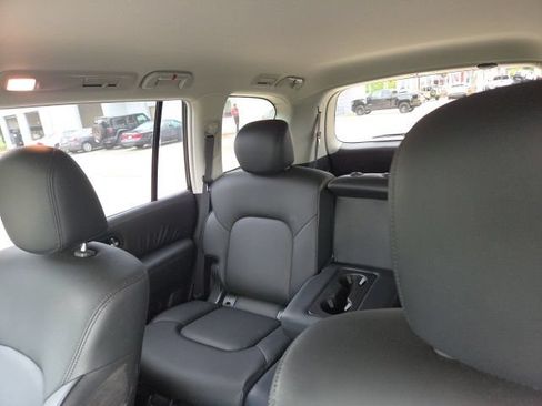 Used 2024 Nissan Armada SV w/ Cargo Package RWD image 10