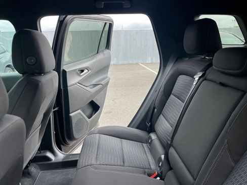 Used 2025 Chevrolet Equinox LT FWD image 38
