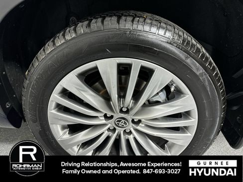 Used 2023 Toyota Highlander Platinum AWD/4WD image 5