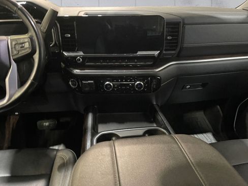 Used 2024 GMC Sierra 3500 SLT AWD/4WD image 11