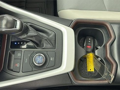 Used 2020 Toyota RAV4 Limited image 15