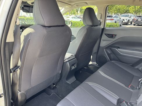 Used 2025 Subaru Crosstrek 2.5i Premium AWD/4WD image 32