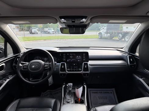 Used 2021 Kia Sorento S w/ Panoramic Sunroof Package AWD/4WD image 15