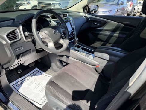 Used 2018 Nissan Murano SV w/ Premium Package AWD/4WD image 11