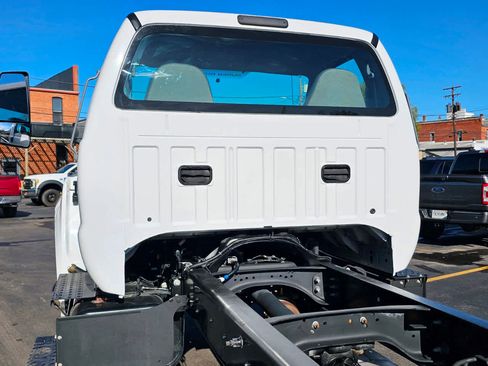 Used 2023 Ford F650 2WD Regular Cab Super Duty image 3