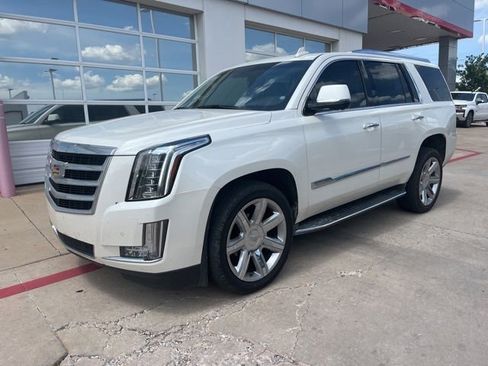 Used 2015 Cadillac Escalade Luxury AWD/4WD image 1
