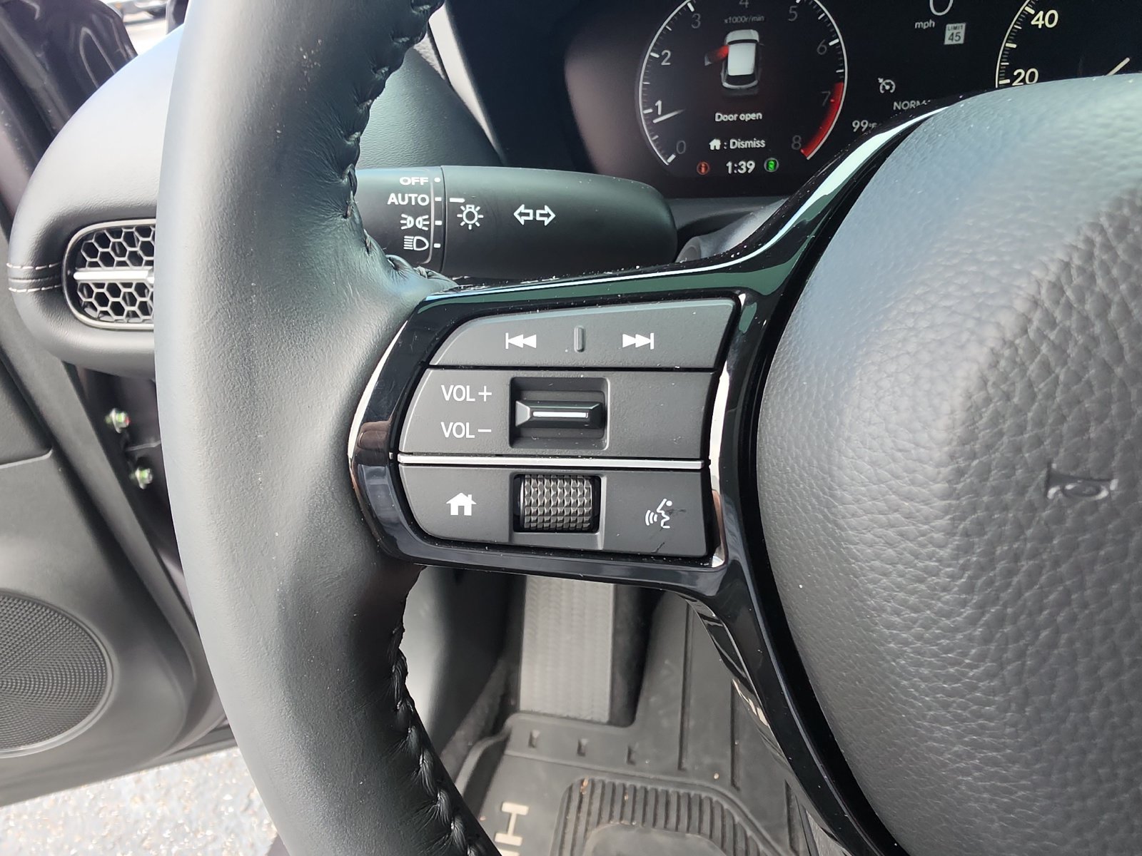 Used 2025 Honda HR-V EX-L image 24
