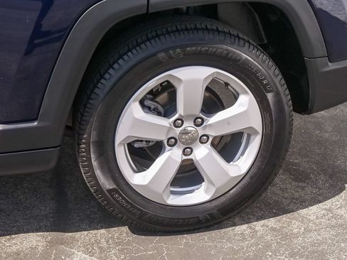 Used 2021 Jeep Compass Latitude FWD image 6