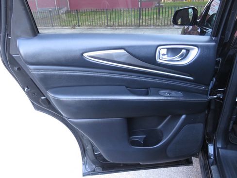 Used 2020 INFINITI QX60 Luxe w/ Essential Package image 29