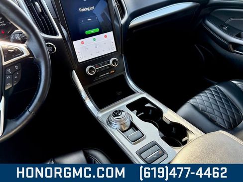 Used 2024 Ford Edge Titanium image 32