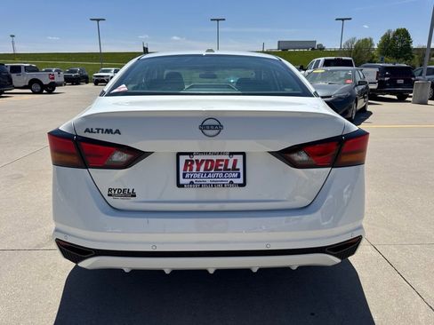 Used 2025 Nissan Altima 2.5 SV FWD image 28