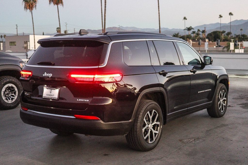 Used 2024 Jeep Grand Cherokee L Limited w/ Luxury Tech Group II AWD/4WD image 9