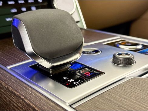 Used 2023 Land Rover Range Rover SE image 18