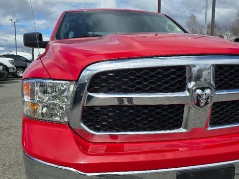 Used 2016 RAM 1500 Classic SLT AWD/4WD image 2