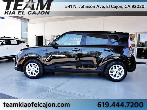 Certified 2023 Kia Soul LX w/ LX Technology Package FWD image 6