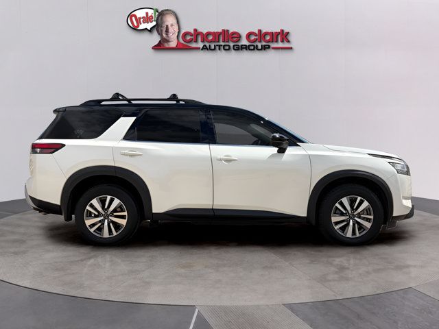 Certified 2023 Nissan Pathfinder SL FWD image 6