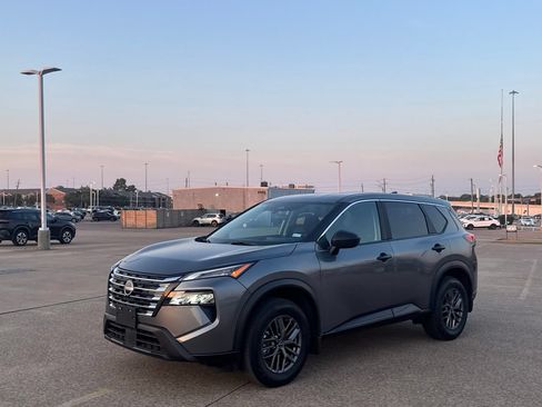 Certified 2024 Nissan Rogue S FWD image 10
