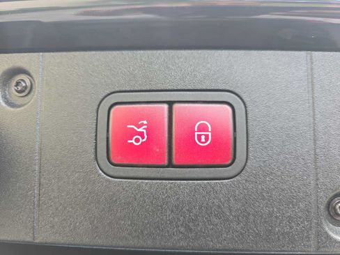 Used 2011 Mercedes-Benz S 550 4MATIC image 28