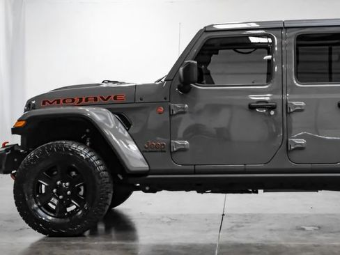 Used 2021 Jeep Gladiator Mojave AWD/4WD image 19