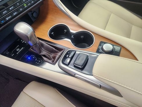 Used 2017 Lexus RX 350 FWD w/ Premium Package image 18