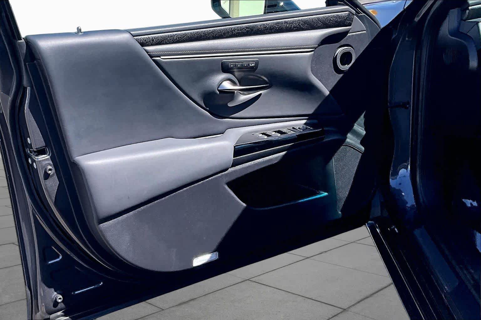 Used 2023 Lexus ES 250 w/ Premium Package AWD/4WD image 22