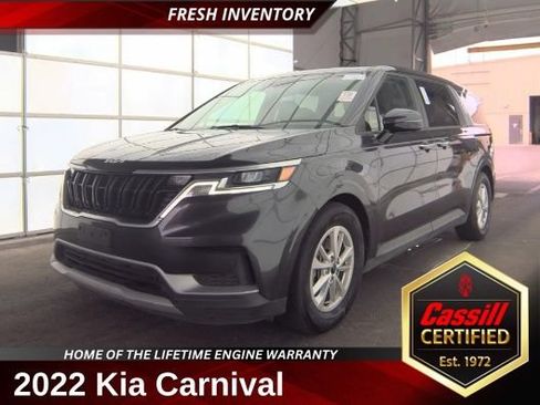 Used 2022 Kia Carnival LX FWD image 1