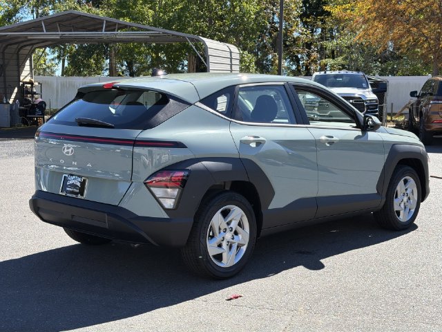 Used 2027 Hyundai Kona SE FWD image 12