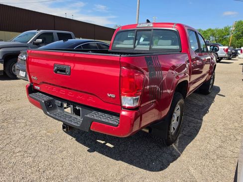 Used 2017 Toyota Tacoma SR w/ Tow Package image 2