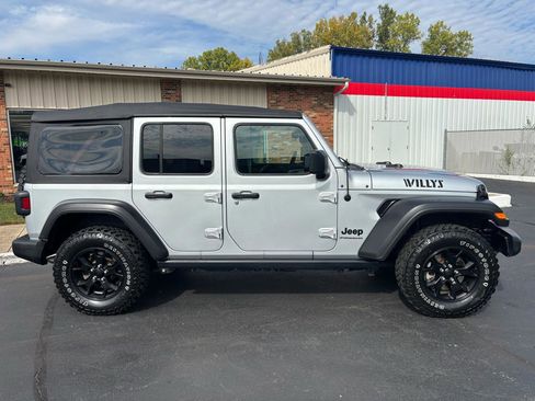 Used 2023 Jeep Wrangler Unlimited Sport AWD/4WD image 2